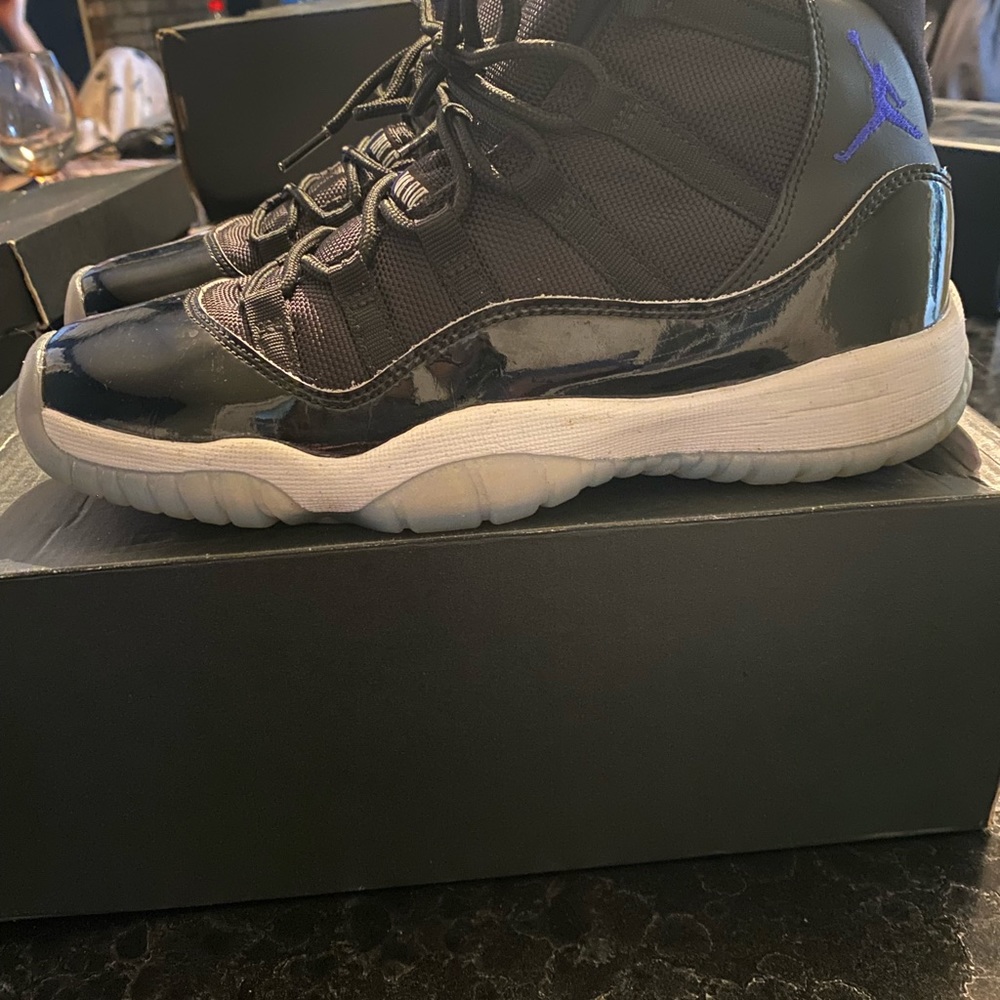 Jordan 11 - Picture 4 of 5